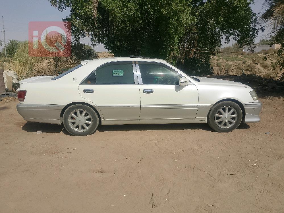 تۆیۆتا کراون